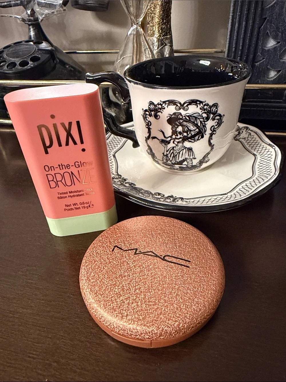 Mac & PIXI  On-the-Glow Bronze Stick